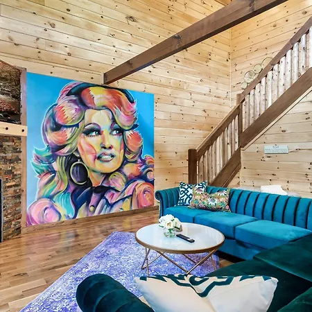 Smokiesboutiquecabins Would Love To Host You At Dolly'S Cute Cabin! 4 Suites With Private Bathrooms - Hot Tub, Fire Pit, Game Room, Resort Pool Open Memorial Day Through Labor Day!
